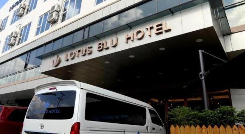 Lotus Blu Hotel Legazpi Exterior foto