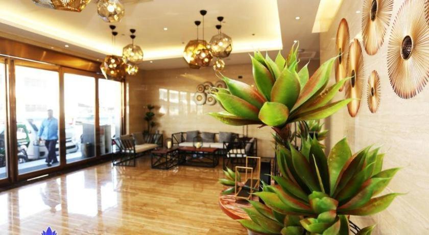 Lotus Blu Hotel Legazpi Exterior foto